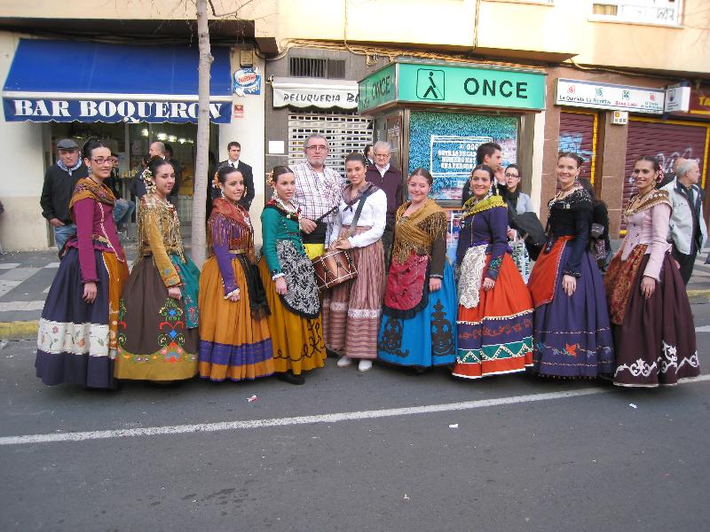Grupo de baile Illes Columbretes en el pregó de la Magdalena Castelló