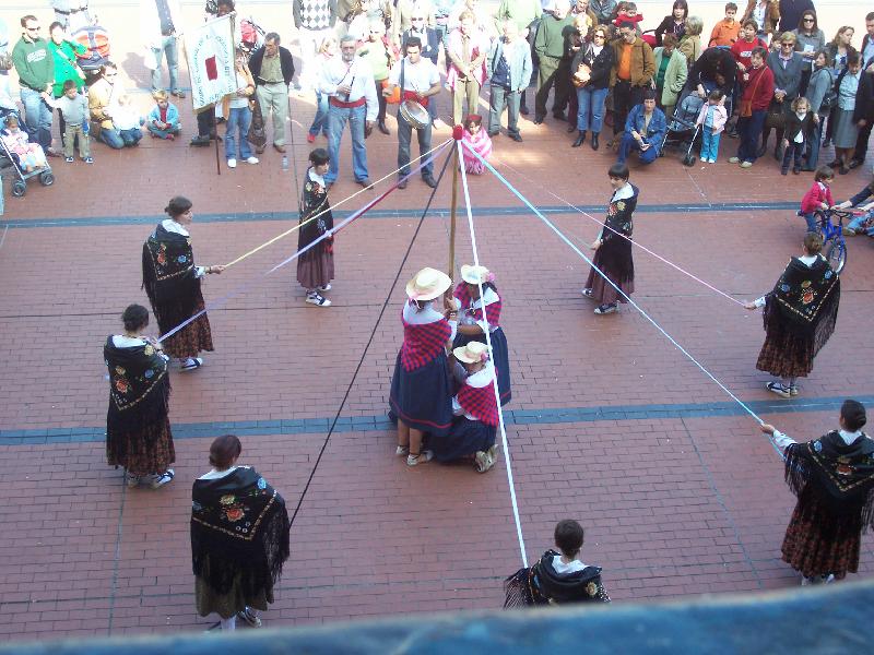 Vestir el Palo en Burgos (Grupo de la Iglesuela del Cid)